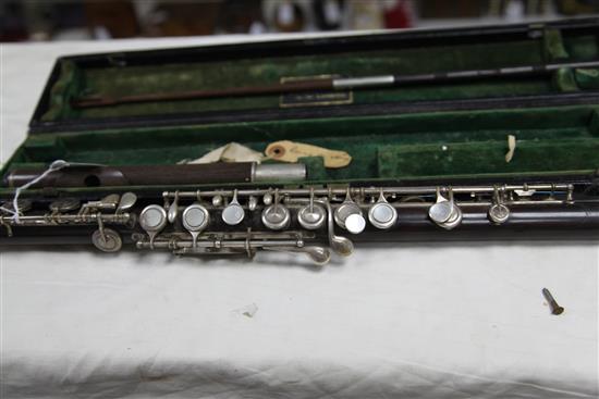 A Rudall, Carte & Co Radcliffs Model rosewood flute, case 19.5in.